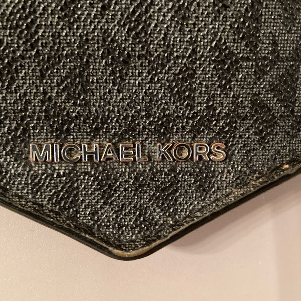 Michael Kors LUDLOW, blk & gray signature Satchel,Envelope style , very nice! - Picture 2 of 16